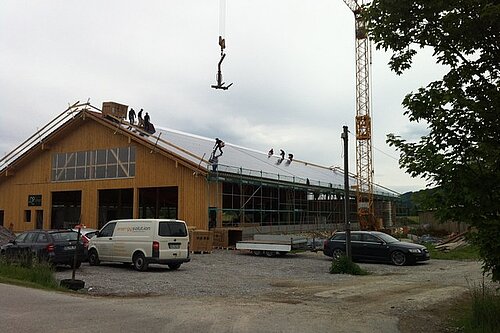 Photovoltaik auf einem Hallendach